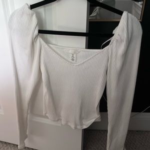 Like new HM puff sleeve ribbed lone sleeve shirt